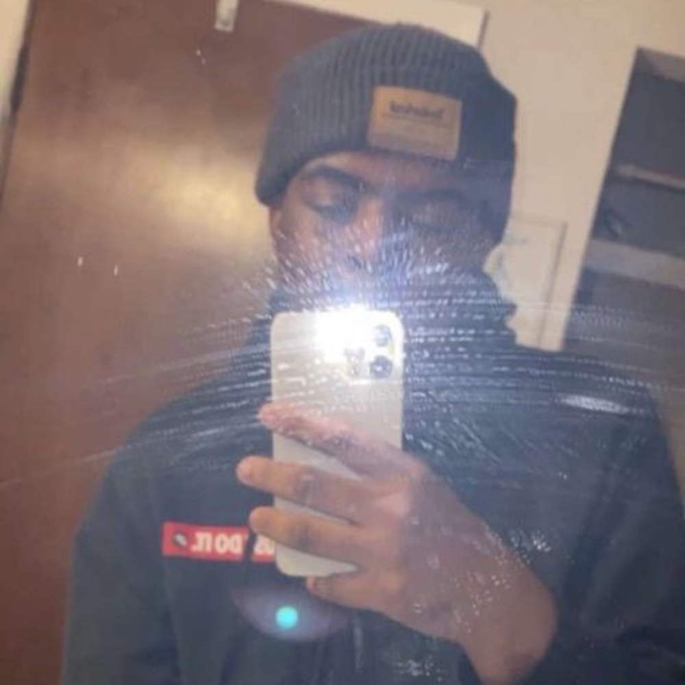 Meet your Posher, Deandre